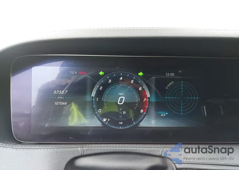 2018 Mercedes-Benz S 560 z USA, uszkodzony, nr VIN WDDUG8DB1JA400383